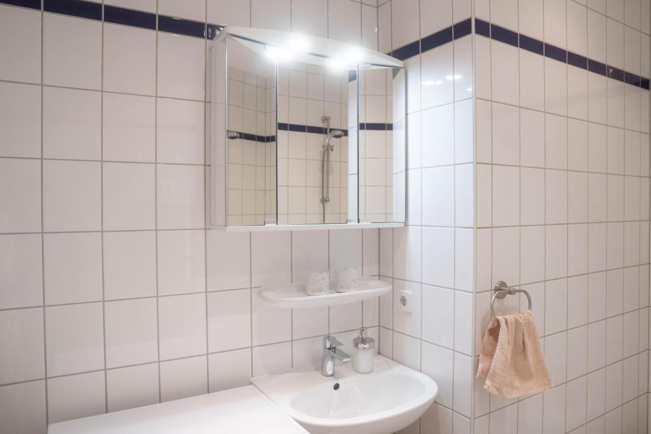 ארפורט Gemutliche 45M² Wohnung Mit Netflix & Disney+ מראה חיצוני תמונה